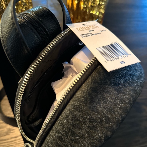 NWT Michael Kors Erin convertible backpack - Picture 1 of 4